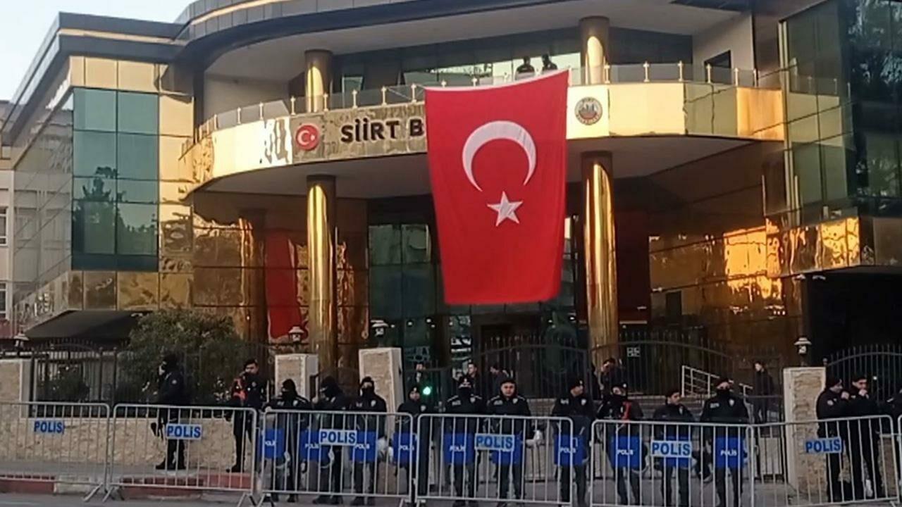 Siirt Belediyesi’ne kayyum atandı Siirt Belediyesi’ne kayyum atandı