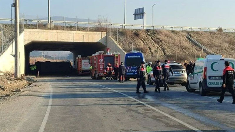 İşçi servisi devrildi: 4 can kaybı