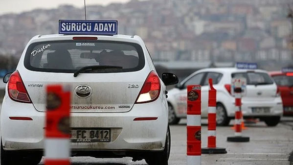Sürücü adayları dikkat! Sınav ücretlerine zam geldi Sürücü adayları dikkat! Sınav ücretlerine zam geldi