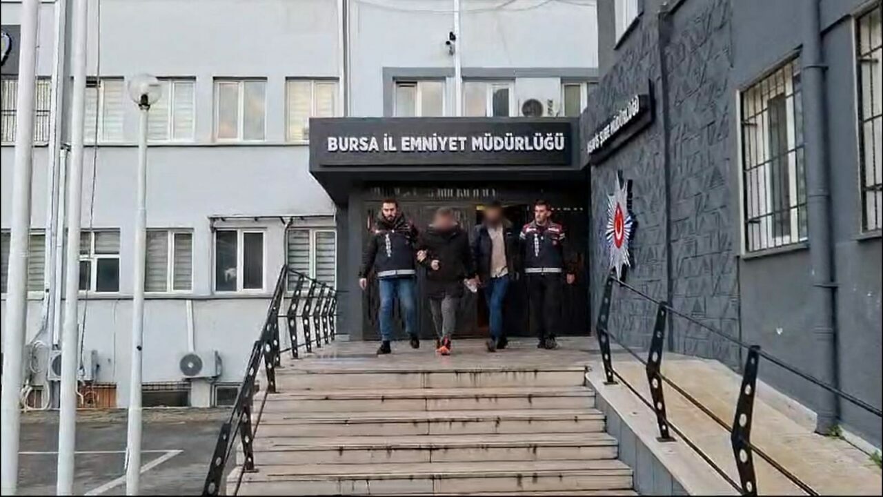 Bursa’da vicdansız dolandırıcılar yaşlı kadını bakın nasıl kandırdı!