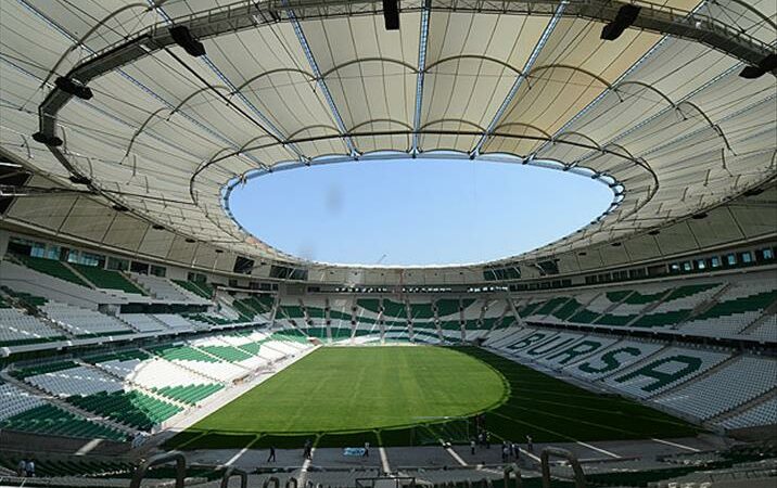 Bursaspor Kulübü Başkanı Enes Çelik, gelecek sezon kombinelerinin satışa çıkacağı