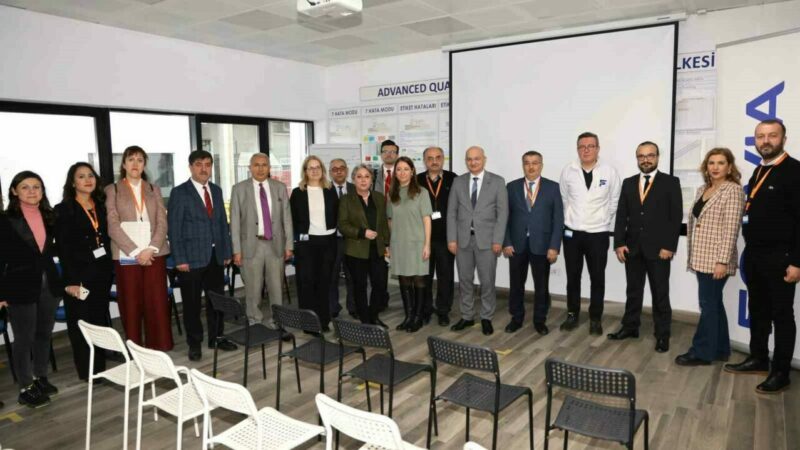 Üniversite özel sektör kamu işbirliğinde ÜNİMEK adımı Bursa Uludağ Üniversitesi (BUÜ) ve ForviaFaurecia firması işbirliğinde özel bir