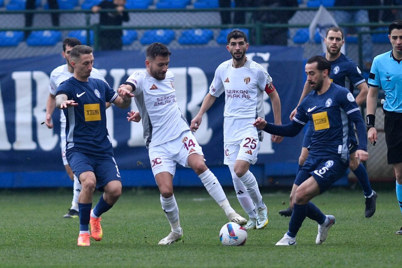 2.Lig’deki Bursa ekibi 8 gollü maçta ağır yara aldı!