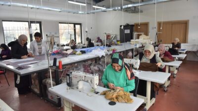 Yıldırım’da kadınlar dikiş ve nakış kursu ile ekonomiye katkı sağlıyor