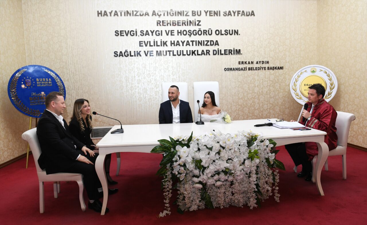 Bursa’da nikahı kıyılacak çifte Başkan Aydın’dan sürpriz