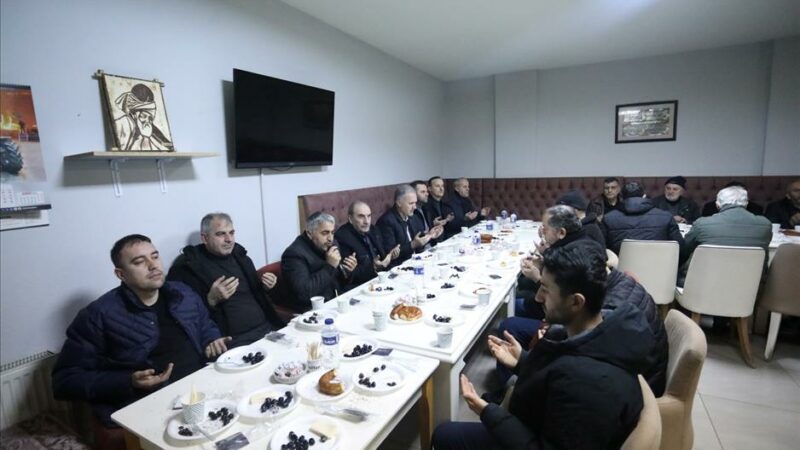 Belediye Başkanı Alper Taban, Bereket Sofrası buluşmaları kapsamında bu sabah