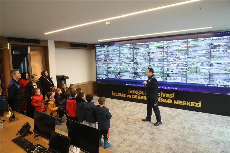 Anaokulu öğrencilerinden İnegöl Belediyesi’ne ziyaret