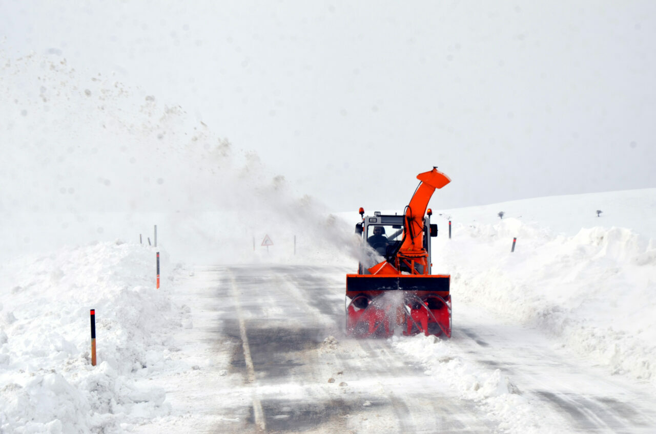 3 ilde yoğun kar: 55 yol ulaşıma kapandı
