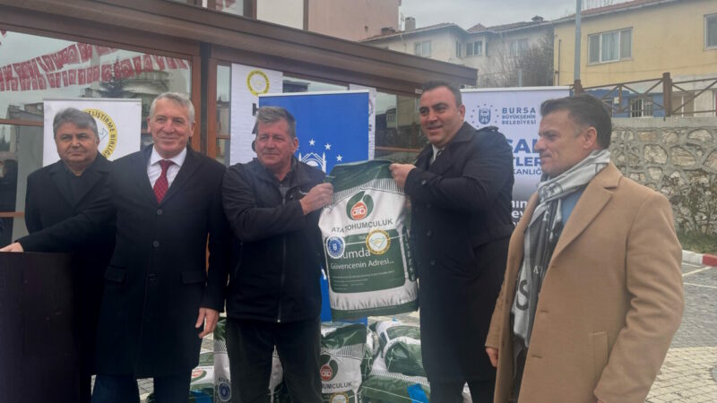 Bursa Büyükşehir’den çiftçiye 15 ton tohum Bursa Büyükşehir Belediyesi, kırsal kalkınma hedefleri doğrultusunda HAGEL ve Harmancık