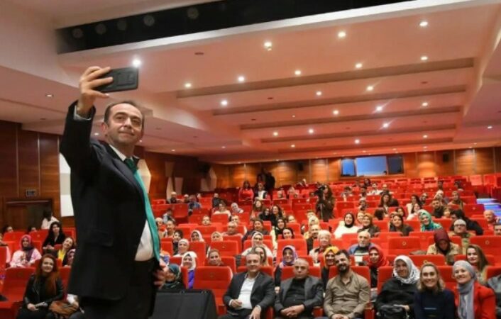 Bursa’da Belediye Başkanı seçildi, öğretmenlikten emekli oldu Olay Gazetesi Yazarı Ahmet Emin Yılmaz, Keles Belediye Başkanı Ali