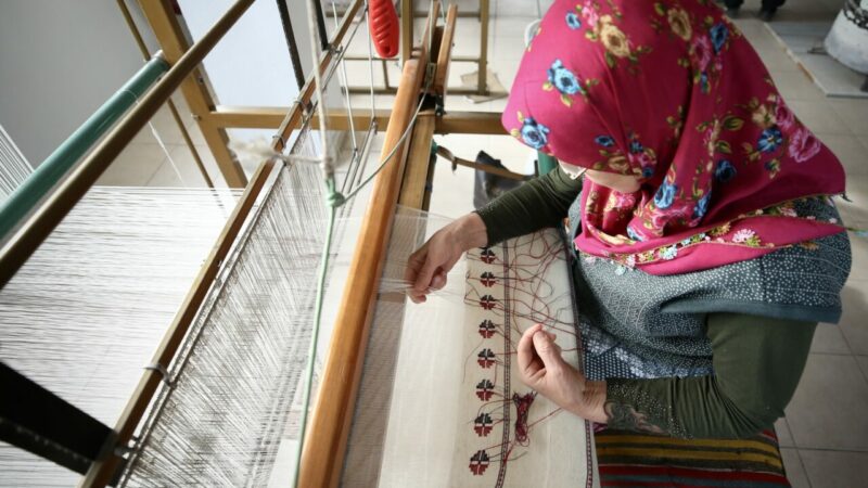 Bursa'nın İznik ilçesinde bağlı kırsal Derbent Mahallesi'nde yaklaşık bir asırlık