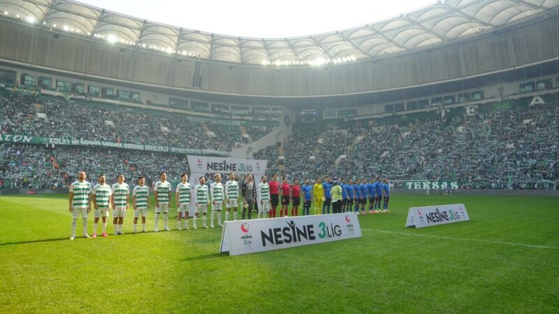 Bursaspor, Fenerbahçe ve Beşiktaş’ı solladı! 18 maçta 414 bin’le rekora koşuyor… TFF 3. Lig takımlarından Bursaspor, 2024-2025 sezonunda geride kalan 18
