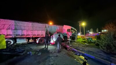 Bursa’da kavşakta kaza