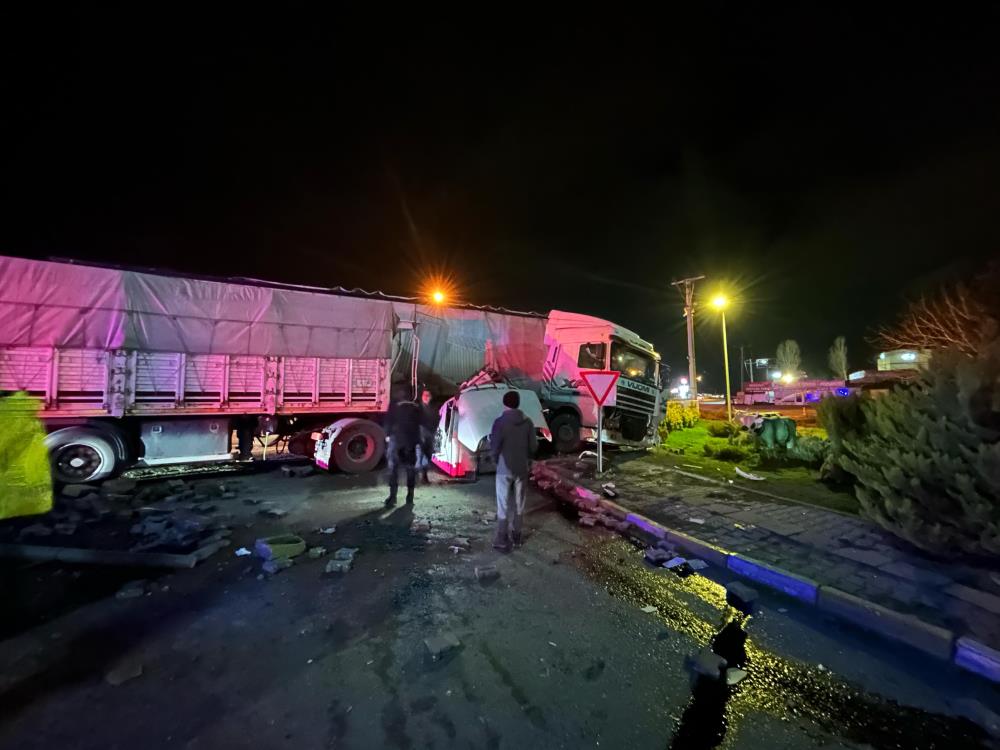 Bursa’da kavşakta kaza Bursa’da kavşakta kaza