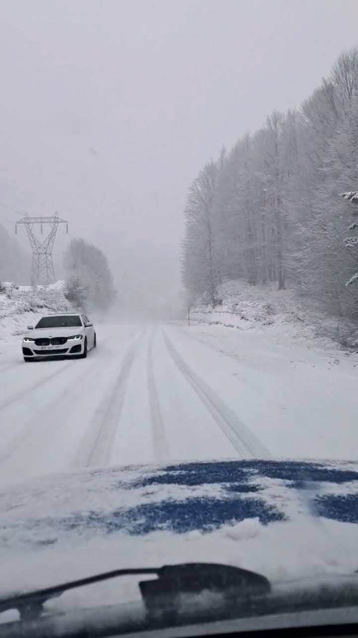 Bursa’da bu yola zincir şartı! Kar kapattı… Bursa’da bu yola zincir şartı! Kar kapattı…