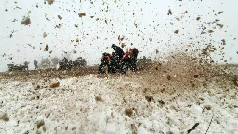 Bursa’da ATV tutkunlarının karda zorlu mücadelesi Bursa’da doğa tutkunları karda ATV araçlarıyla macera yaşadı.