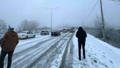 Bursa’da kar yağışı ulaşımı aksattı