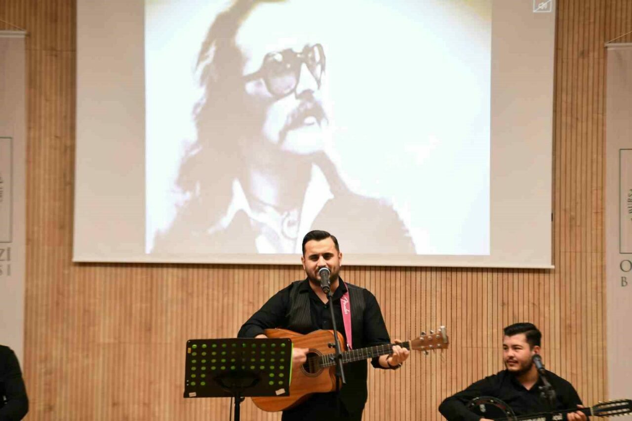 Bursa’da Cem Karaca anıldı