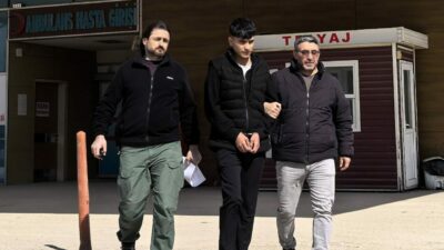 Bursa’da ‘dur’ ihtarına uymayıp jandarmaya çarptı