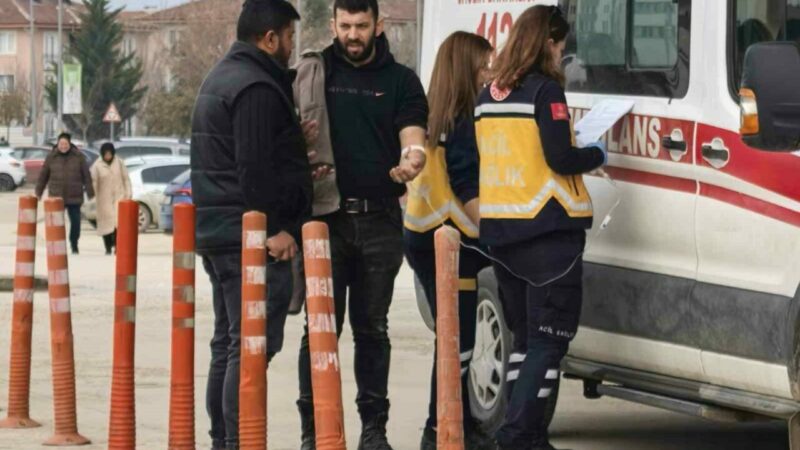Bursa’nın İnegöl ilçesinde mobilya imalathanesinde elini yatar daire testereye kaptıran