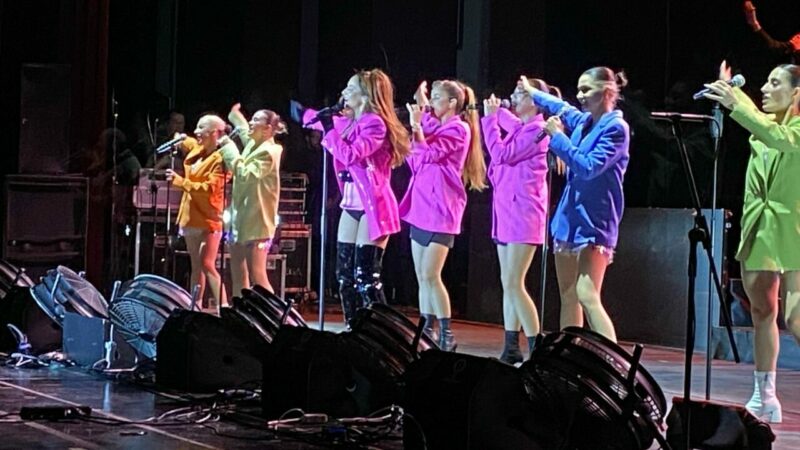 Bursa’da Hadise rüzgârı Şarkıcı Hadise, Bursa'da konser verdi.