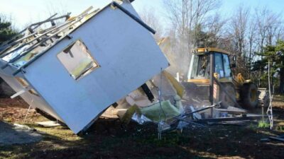 Bursa’da kaçak yapılara darbe