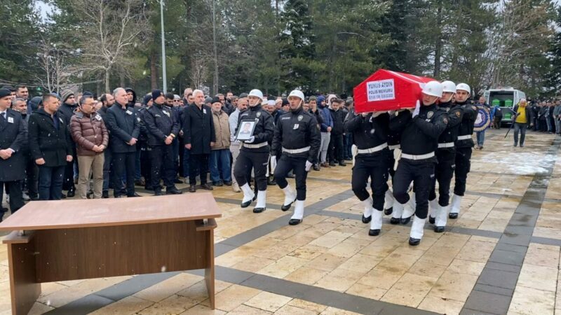 İzmir'in Bornova ilçesinde motosiklet kazasında hayatını kaybeden polis memuru Yunus