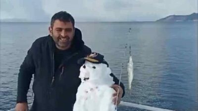 Bursa’da kardan balıkçı ”Mülayim” görenleri gülümsetti