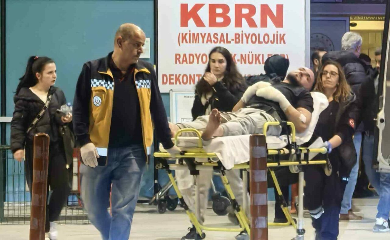 Bursa’da kediden korkarak camın üzerine düşüp yaralandı Bursa’da kediden korkarak camın üzerine düşüp yaralandı