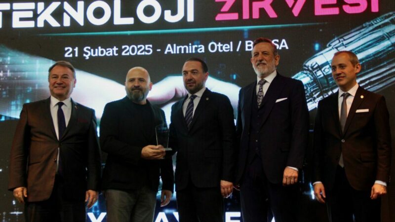 TÜGİAD Yönetim Kurulu Başkanı Yıldırım, "(Yapay zeka) Yazılı insanlık tarihinin