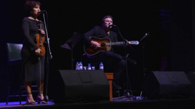 Bursa’da Tuna Kiremitçi ve Müge Alpay konser verdi