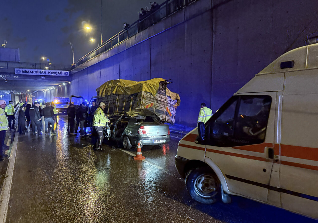 Bursa’da zincirleme kaza: Ölü ve yaralılar var