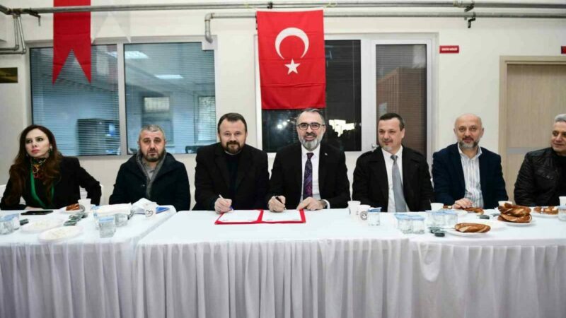 Bursa’daki o belediyede en düşük maaş belli oldu Bursa Kestel Belediyesi’nin iştirâki Kesbeltaş A.Ş. ile Hizmet-İş Sendikası arasında