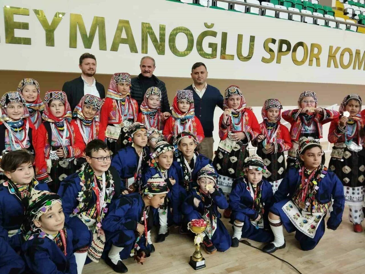 bursanin gururu minik folklorcular birinci oldu e100001d22ed