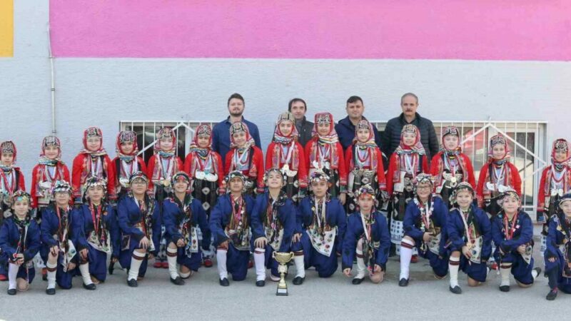 Türkiye Halk Oyunları Federasyonu tarafından düzenlenen Okul Sporları Halk Oyunları