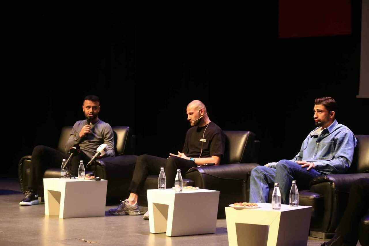 Bursasporlu futbolcular taraftarla buluştu