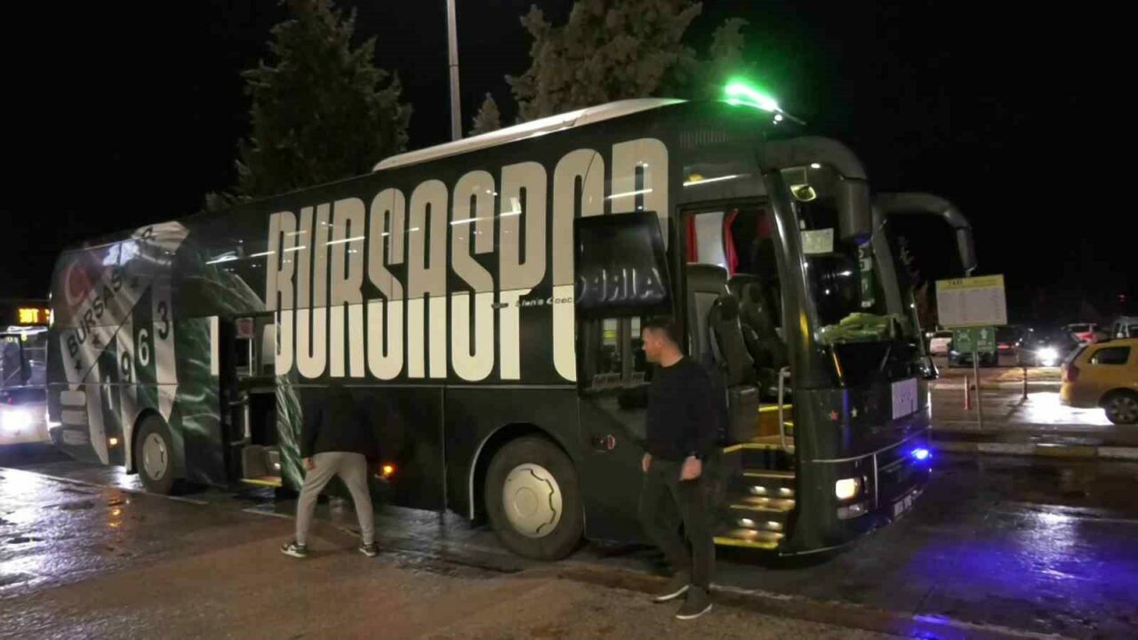 Bursaspor’a havaalanında karşılama