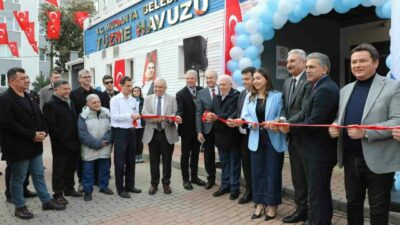 Bursa’nın yeni kapalı yüzme havuzu açıldı