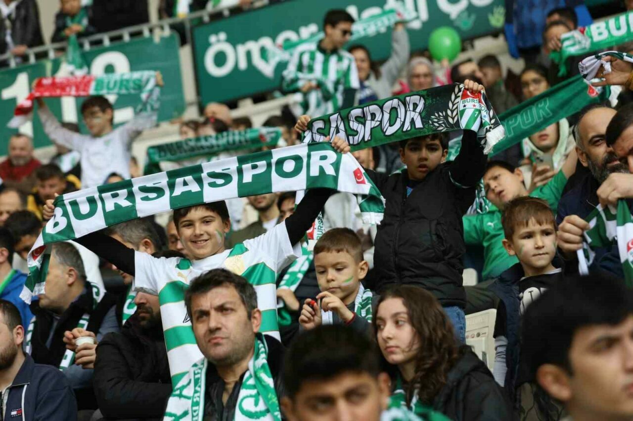 Bursaspor Başkanı Enes Çelik’ten taraftarları ilgilendiren paylaşım