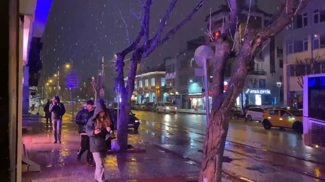 Bursa’da kar yağışı başladı!