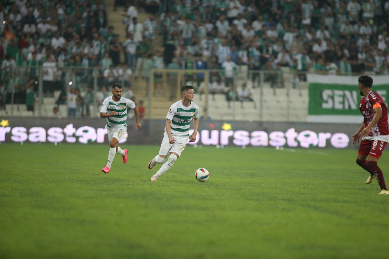 Bursasporlu oyuncuyla yollar resmen ayrıldı! İşte anlaştığı kulüp…