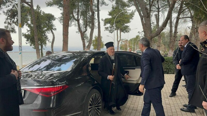Bursa’ya Papa’dan önce Fener Rum Patriği Bartholomeos geldi Fener Rum Patriği Bartholomeos, beraberindeki 14 kardinal ile birlikte Bursa'nın