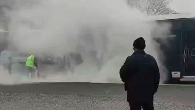 Metrobüste yangın: Yolcular tahliye edildi