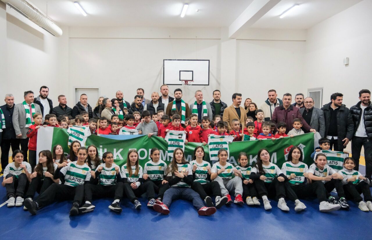 Bursaspor’dan Davut Çalışkan İlkokulu’na ziyaret; ‘İlk Formam İlk Aşkım’ coşkusu