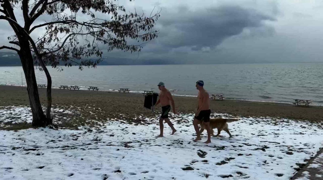 Haberi okurken buz keseceksiniz! Bursa’da -3 derecede bakın ne yaptılar