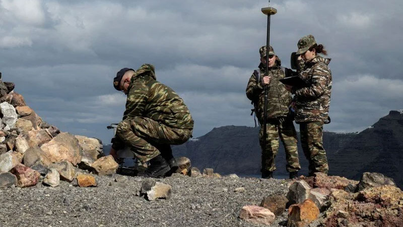 Santorini’de yanardağ alarmı!