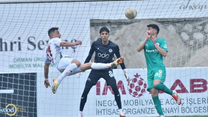 Bursa’nın 2.Lig ekibi 1 puana razı oldu Bursa'nın 2'nci Lig temsilcilerinden İnegölspor, sahasında ağırladığı Isparta 32'yle 1-1