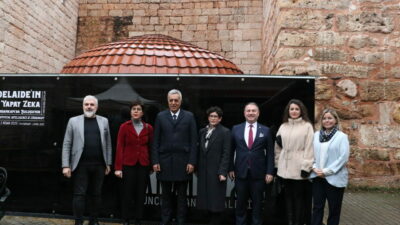 Bursa’da İngiliz ressam Walker’ın çizimleri yapay zekayla canlandırıldı