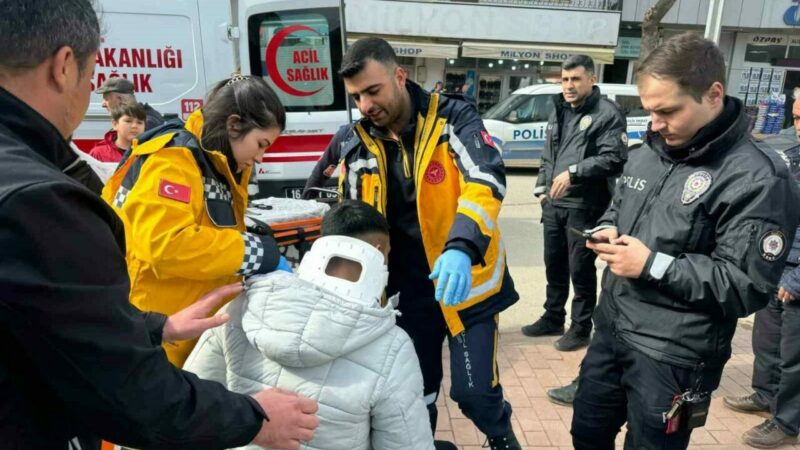 Bursa’da otomobille motosiklet çarpıştı Bursa’nın İznik ilçesinde otomobille kafa kafaya çarpışan motosikletli yaralandı. Yaşanan