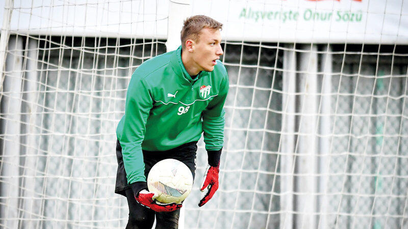 Bursaspor’un kalecisine Milli davet U19 Milli Takım'ın aday kadrosuna Bursaspor’un yetenekli kalecisi Kerem Matışlı